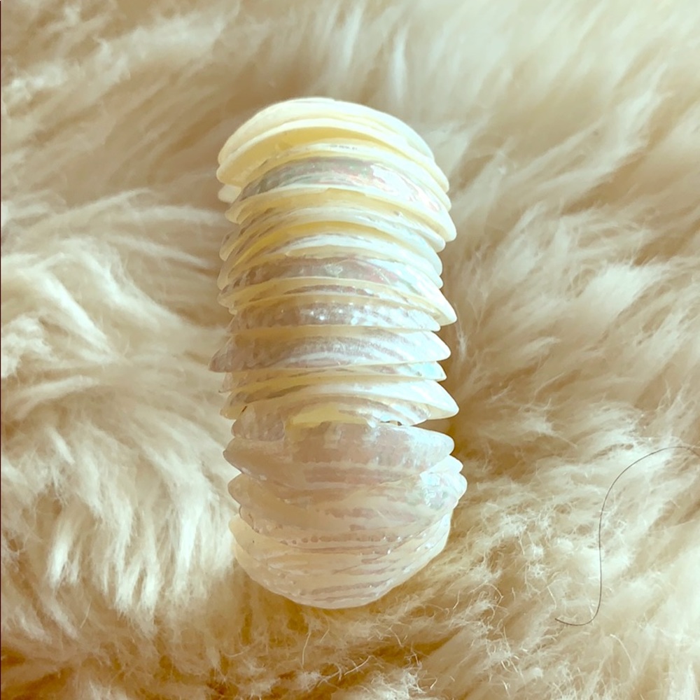 Mother of pearl shell bracelet